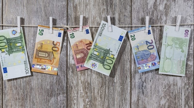 is bitoin or cash king
